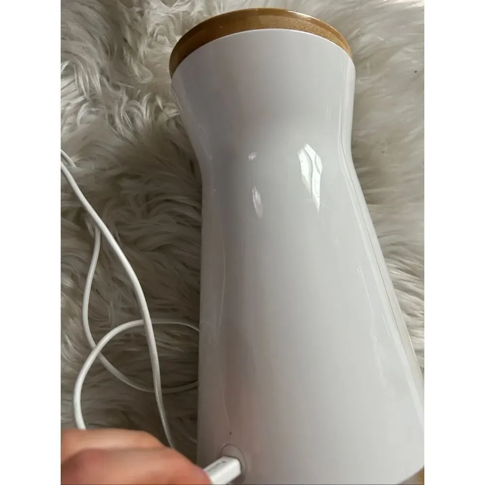 Furbo treat throwing machine with camera white